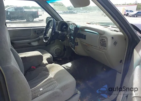 2000 Chevrolet S Truck из США, поврежденный, VIN 1GCCS19W2YK287006